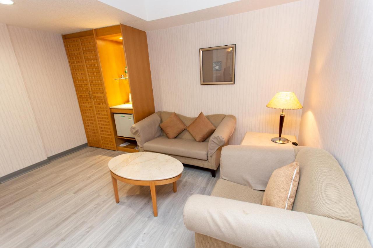יואנלין Ardi Hotel מראה חיצוני תמונה