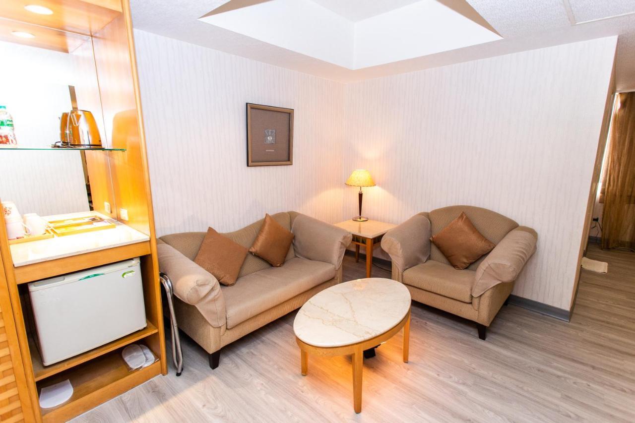 יואנלין Ardi Hotel מראה חיצוני תמונה